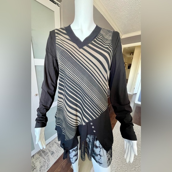 Dolcezza Tunic - Picture 5 of 15